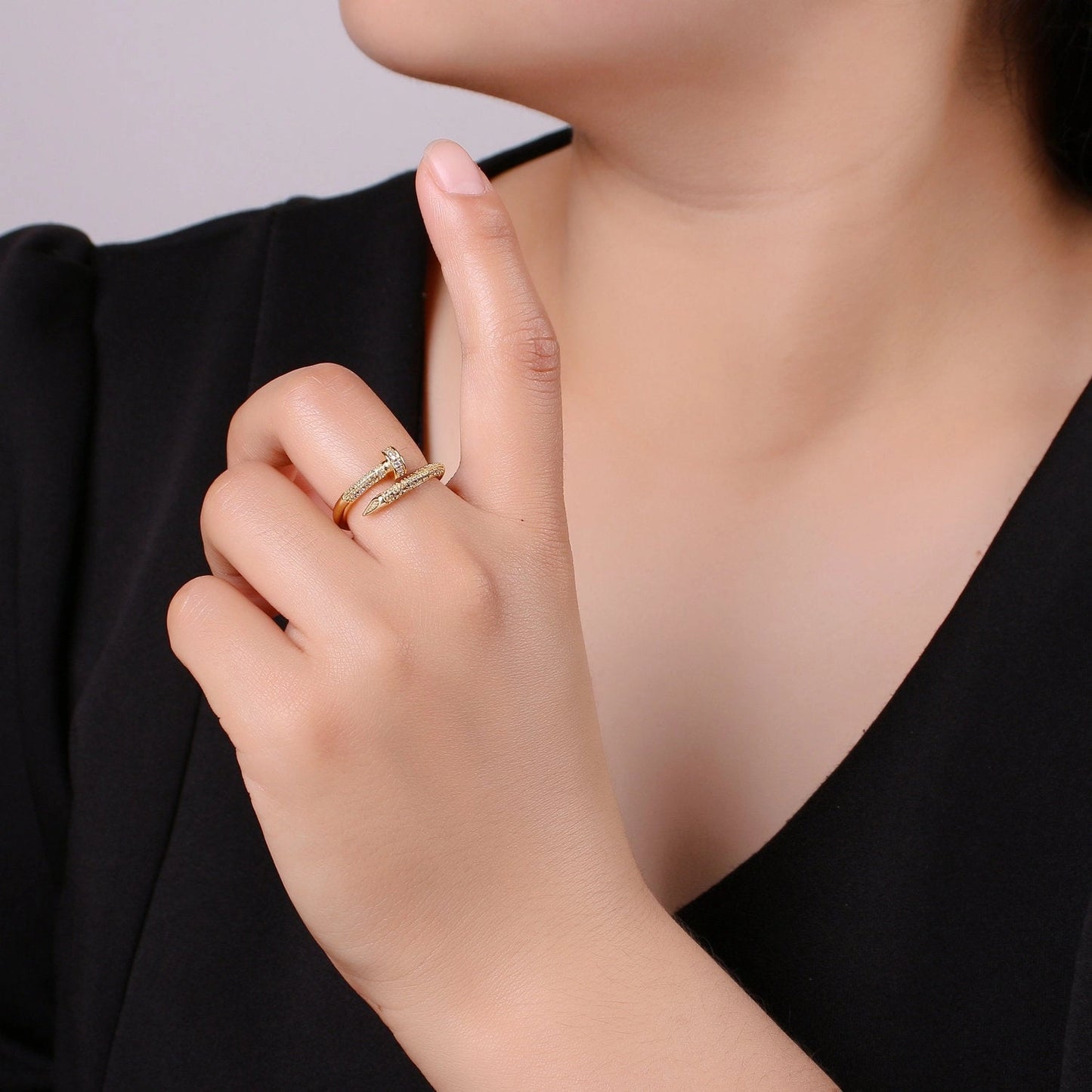 Design Minimalist Modern Gold Spiral Nail Ring