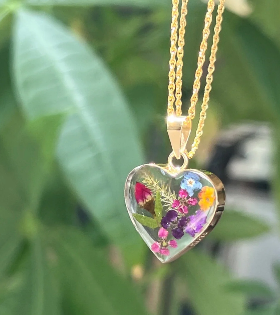 Heart Flowers Necklace - Gold