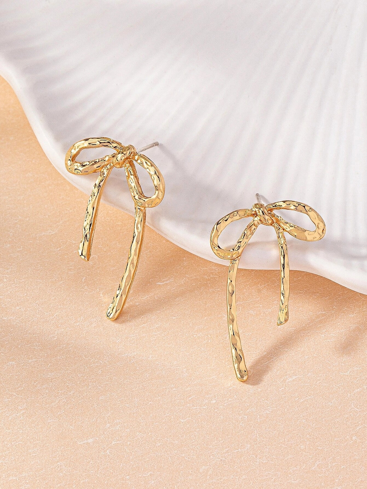 Hammered Bow Earrings - Gold