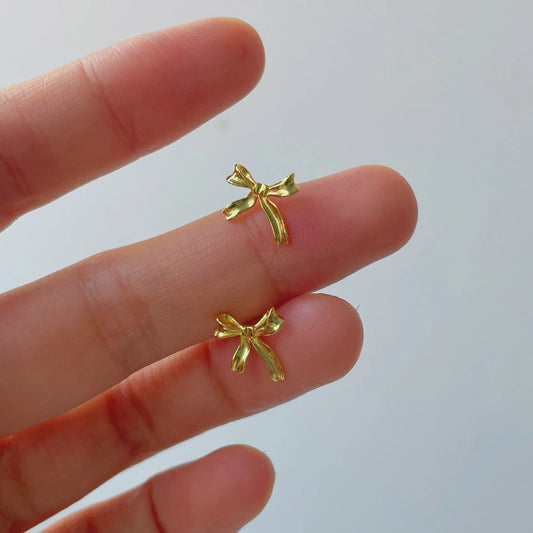 Bow Studs - Gold